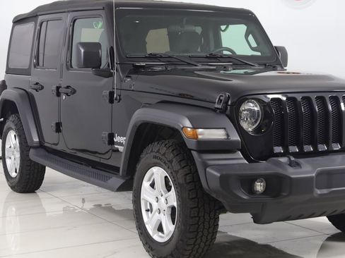Used 2018 Jeep Wrangler Unlimited Sport S AWD/4WD image 38