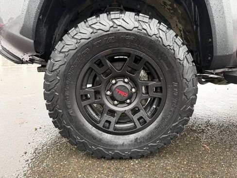 Used 2018 Toyota Tacoma TRD Off-Road image 27