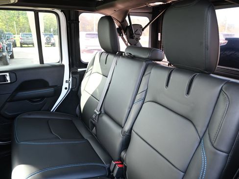 New 2025 Jeep Wrangler Unlimited Rubicon 4xe w/ Safety Group AWD/4WD image 27