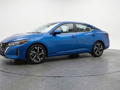 Used 2025 Nissan Sentra SV image 3