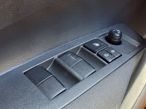 Used 2021 Toyota Corolla LE FWD image 10