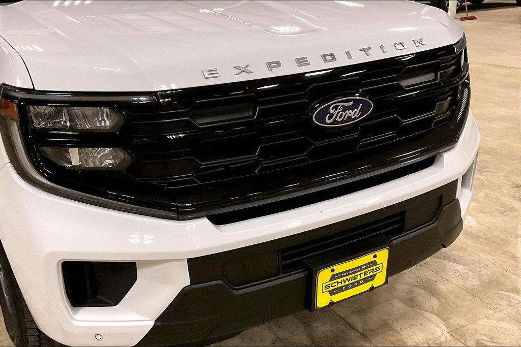 Certified 2025 Ford Expedition Active AWD/4WD image 30
