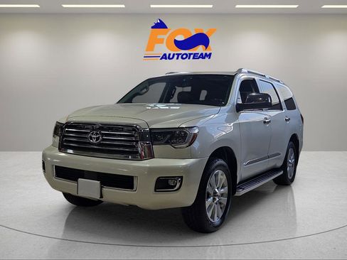 Certified 2019 Toyota Sequoia Platinum AWD/4WD image 1