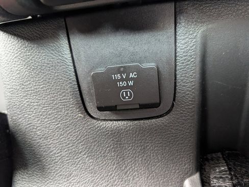 Used 2018 Jeep Wrangler Unlimited Sahara w/ Connectivity Group image 30