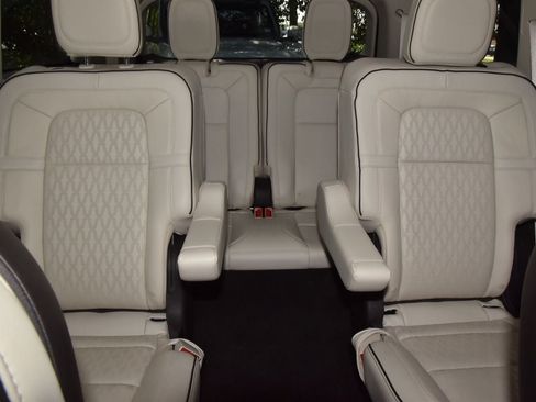 Used 2023 Lincoln Aviator Black Label AWD/4WD image 22