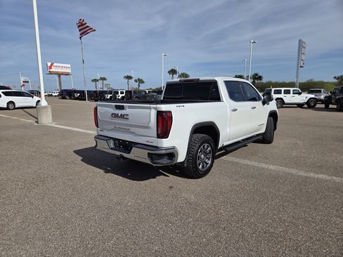 Used 2022 GMC Sierra 1500 SLT w/ SLT Convenience Package image 7