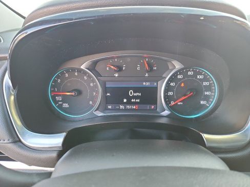 Used 2022 Chevrolet Traverse LT image 16