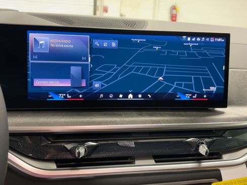 New 2026 BMW X5 sDrive40i image 23