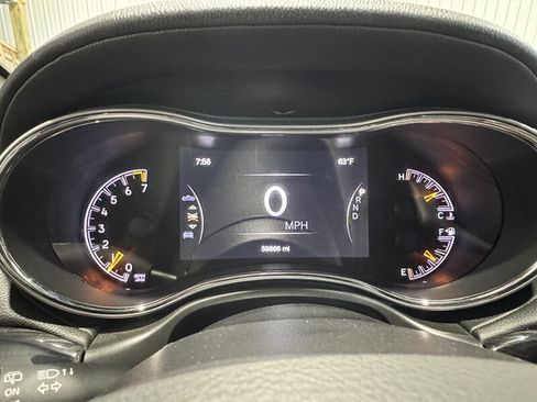 Used 2020 Jeep Grand Cherokee Overland AWD/4WD image 12