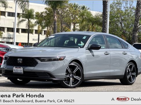 Used 2025 Honda Accord Sport image 1