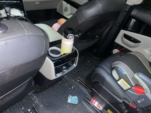 Used 2023 Kia Carnival SX Prestige image 16