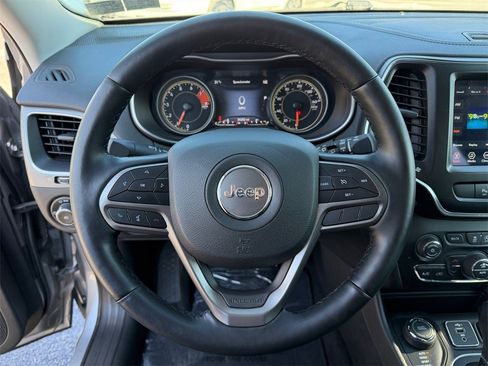 Used 2021 Jeep Cherokee Latitude Lux w/ Comfort/Convenience Group image 15