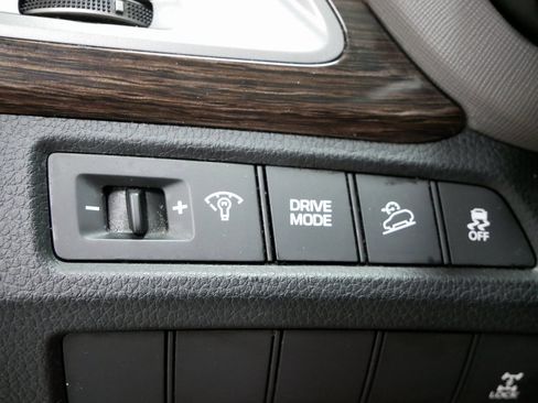 Used 2017 Hyundai Santa Fe Sport image 22
