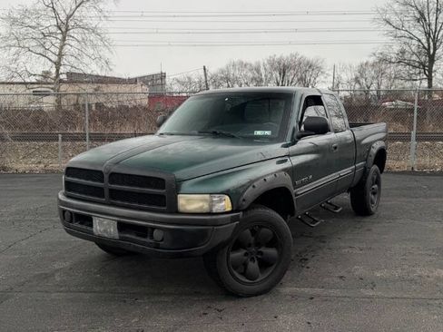 Used 2001 Dodge Ram 1500 Truck 2WD Quad Cab image 2