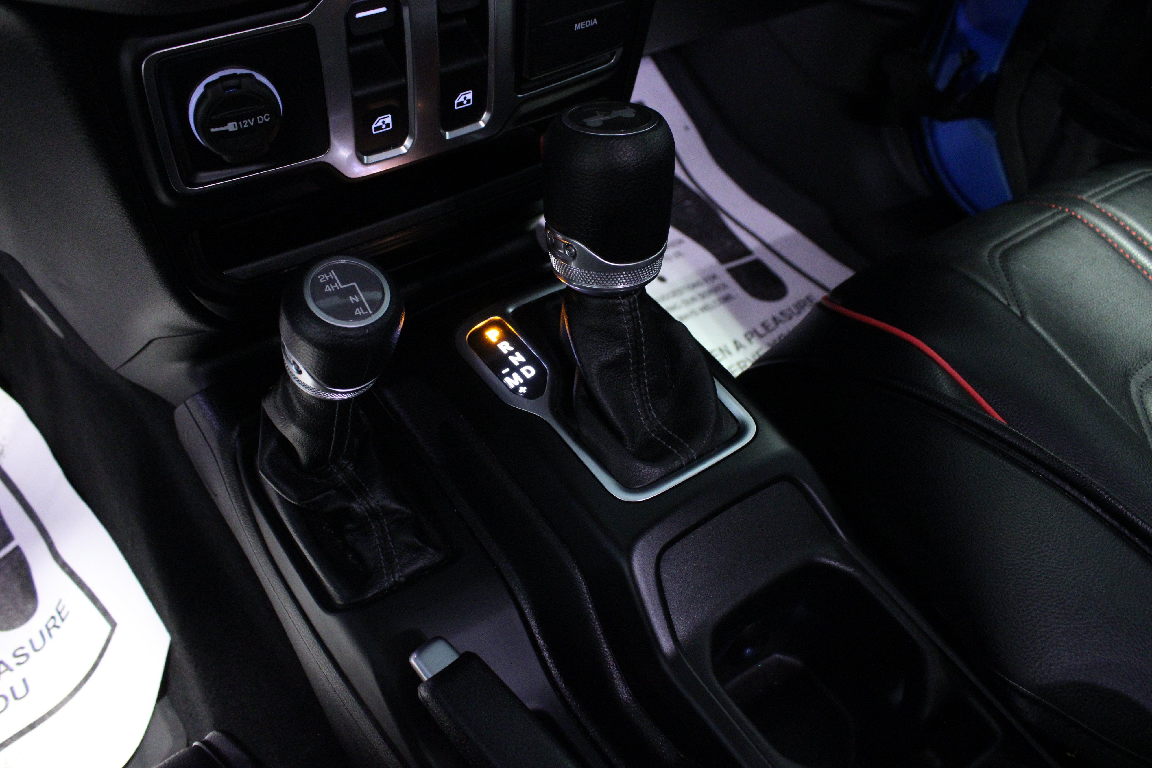 Used 2025 Jeep Wrangler Sport AWD/4WD image 22