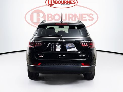 Used 2022 Jeep Compass Latitude AWD/4WD image 8