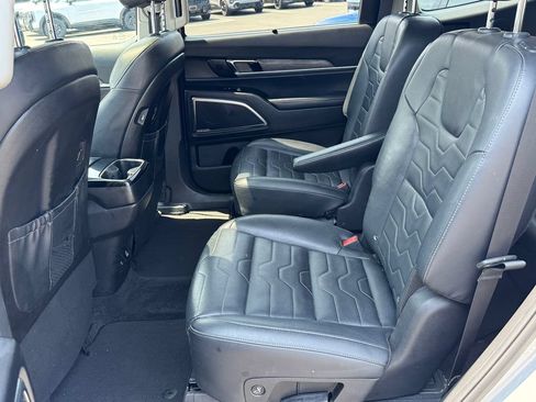 Used 2022 Kia Telluride SX w/ SX Prestige Package AWD/4WD image 39