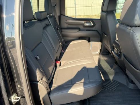 Used 2024 Chevrolet Silverado 1500 LT Trail Boss w/ Convenience Package II AWD/4WD image 29