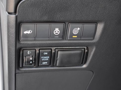 Used 2018 Nissan Armada Platinum w/ Captain Seat Package image 28