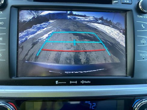 Used 2017 Toyota Highlander AWD V6 image 21