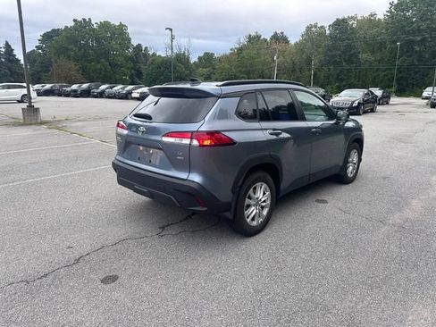 Used 2025 Toyota Corolla Cross LE w/ Moonroof Package AWD/4WD image 3