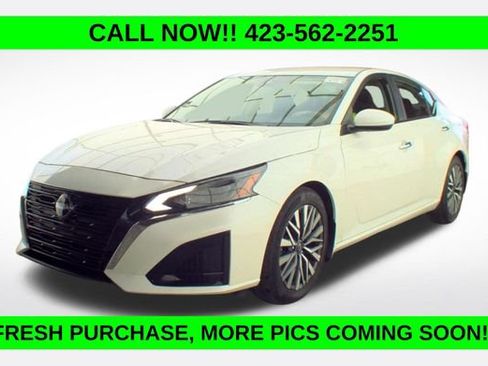 Used 2023 Nissan Altima 2.5 SV FWD image 1