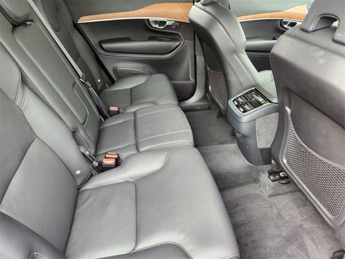 Used 2025 Volvo XC90 B6 Plus image 22