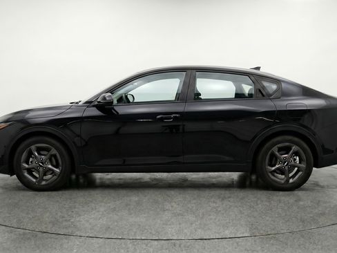 Used 2025 Kia K4 LXS FWD image 5