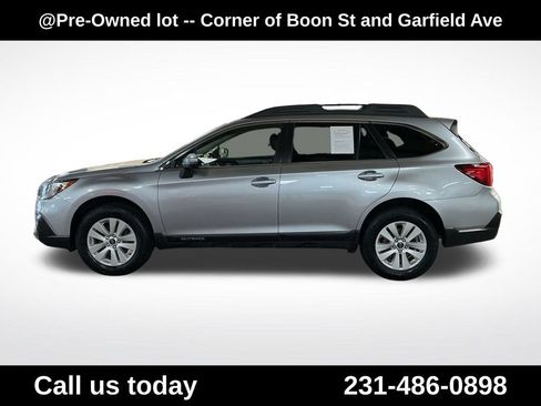 Used 2018 Subaru Outback 2.5i Premium AWD/4WD image 2
