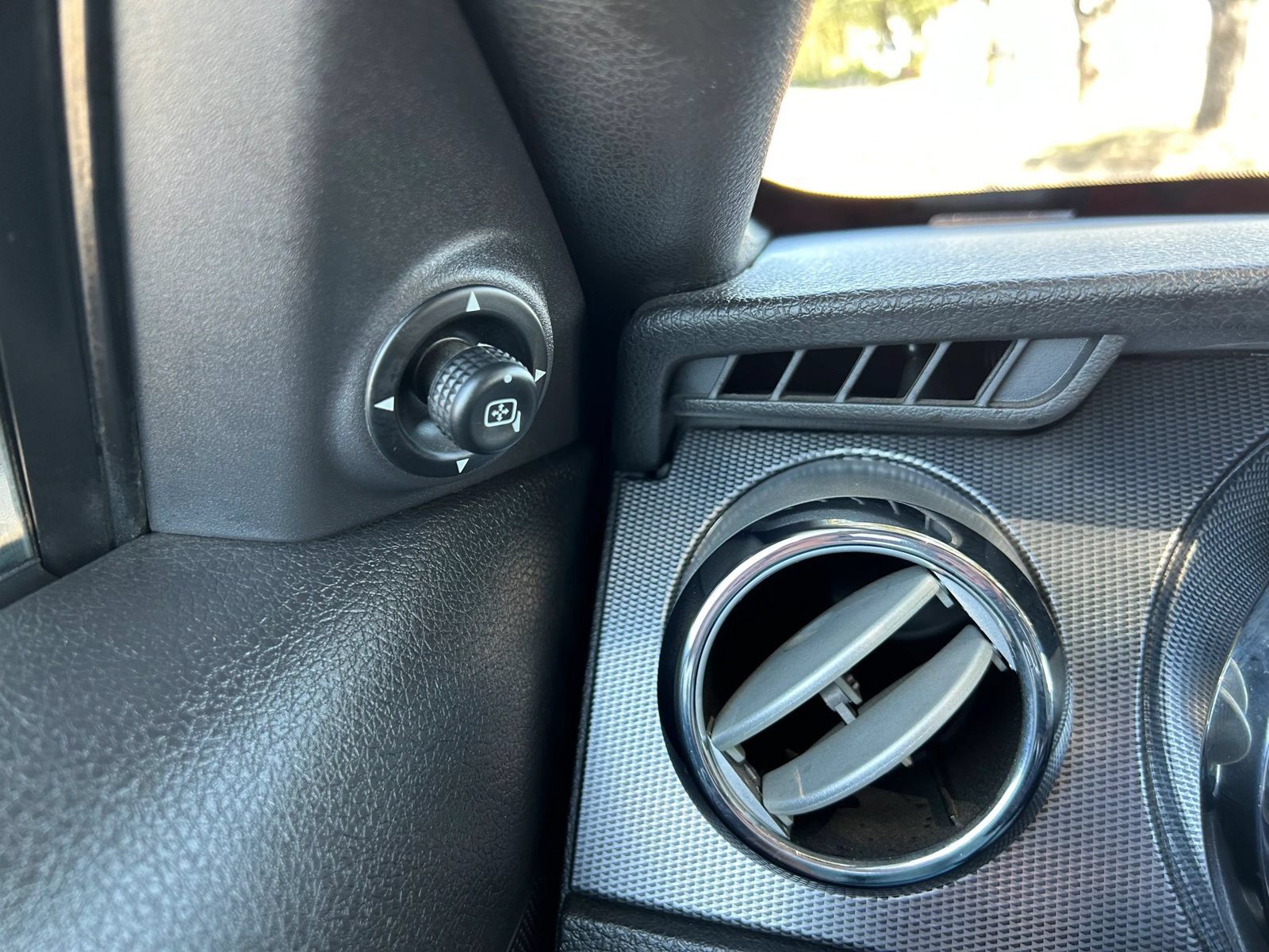 Used 2006 Ford Mustang Coupe RWD image 17
