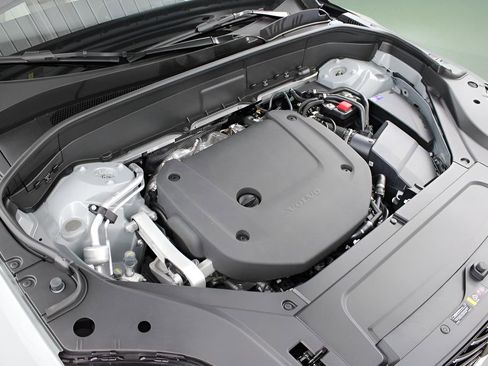 New 2026 Volvo XC90 B6 Ultra w/ Protection Package image 32