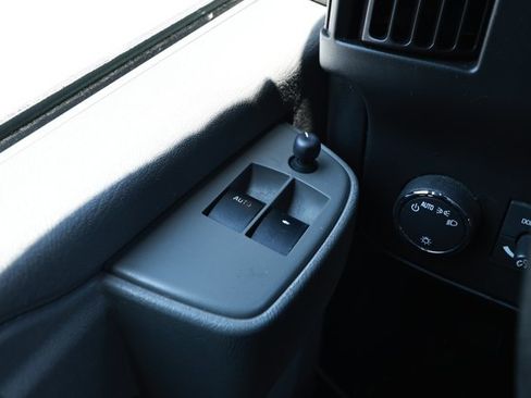 Used 2021 Chevrolet Express 2500 RWD image 18