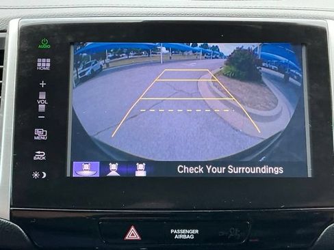 Used 2016 Honda Pilot Touring image 16