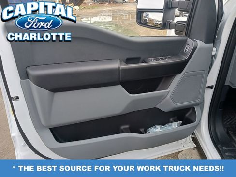 New 2026 Ford F250 XL w/ XL Chrome Package image 11