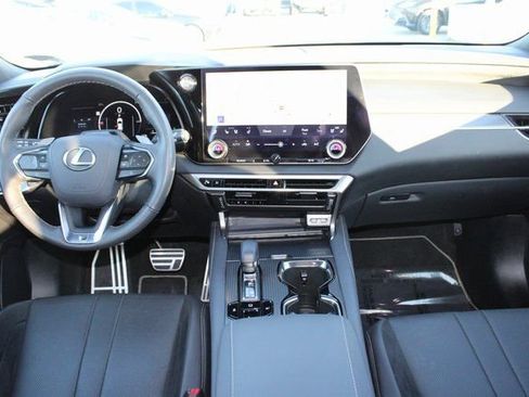 Certified 2025 Lexus RX 500h F Sport image 10