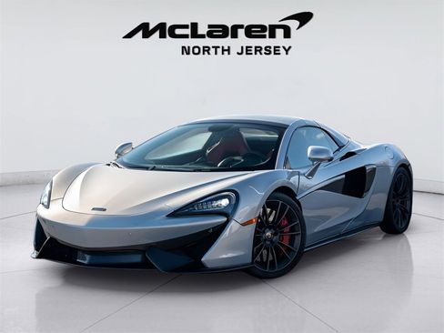 Used 2018 McLaren 570S Spider image 1