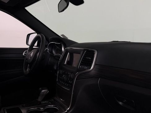 Used 2021 Jeep Grand Cherokee Laredo AWD/4WD image 32