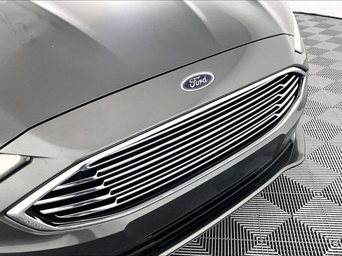 Used 2017 Ford Fusion SE w/ Fusion SE Technology Package AWD/4WD image 30