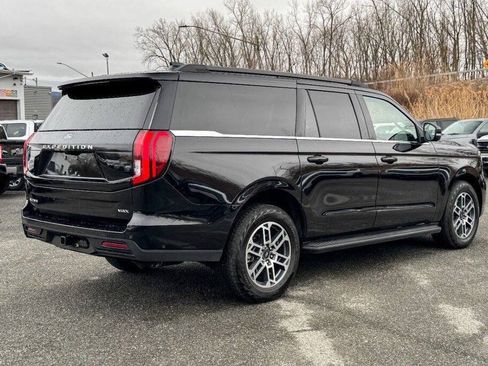 Used 2025 Ford Expedition Max Active AWD/4WD image 3
