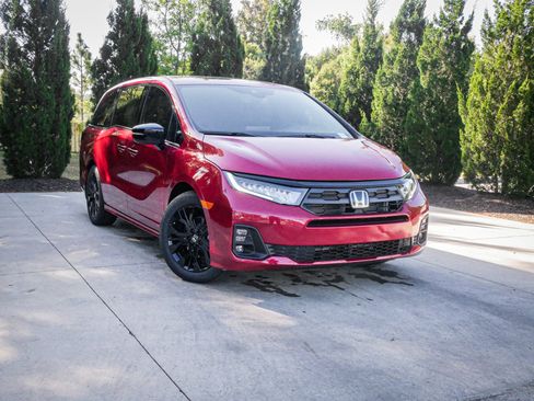 New 2026 Honda Odyssey Sport-L image 2