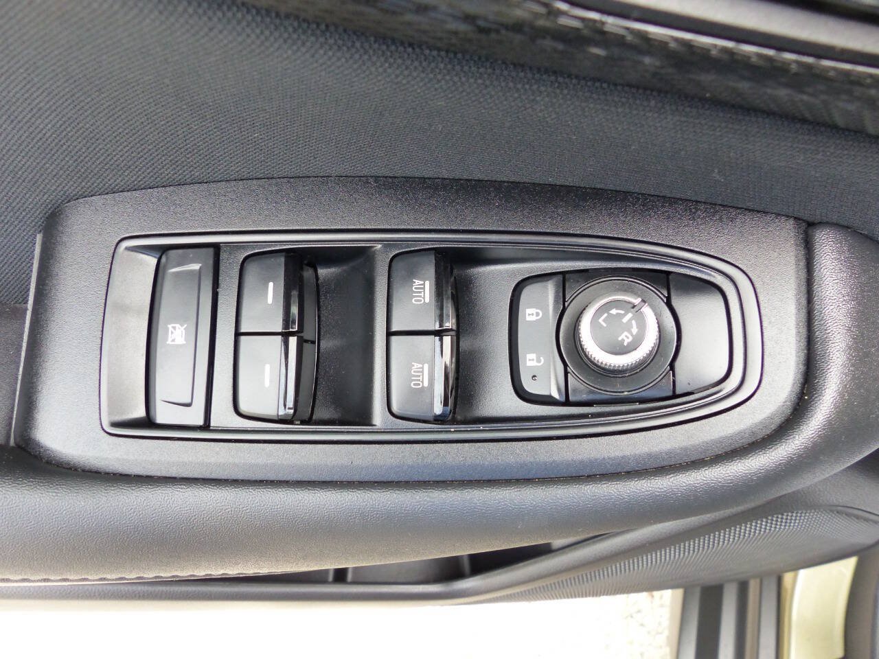 Used 2023 Subaru Outback Premium AWD/4WD image 21
