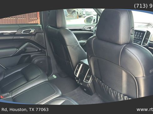 Used 2017 Porsche Cayenne Platinum Edition AWD/4WD image 35