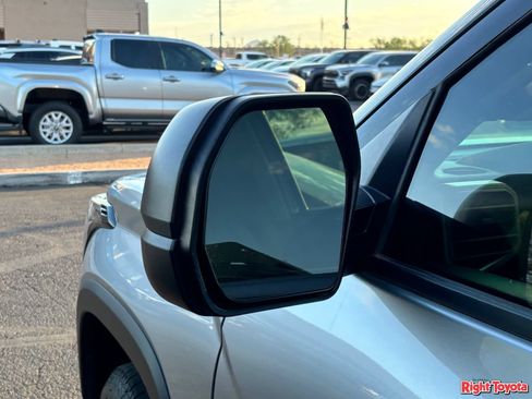 Used 2022 Toyota Tundra SR5 RWD image 9