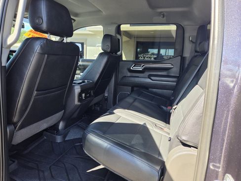 Used 2022 Chevrolet Silverado 1500 RST w/ Max Trailering Package AWD/4WD image 10