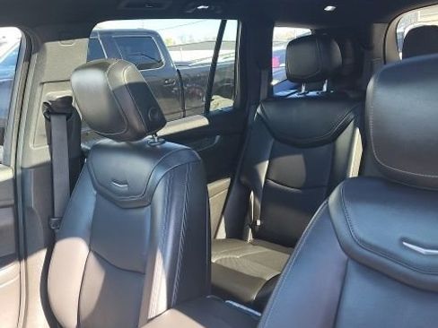 Used 2023 Cadillac XT6 Sport image 8
