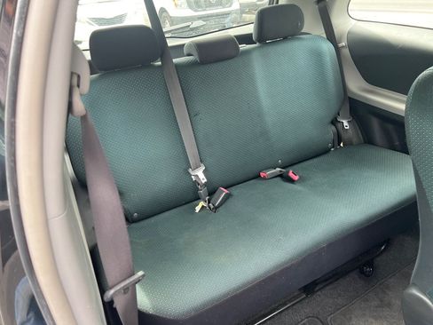 Used 2007 Toyota Yaris 2-Door Hatchback FWD image 16