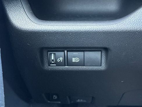 Used 2025 Toyota RAV4 XLE AWD/4WD image 41