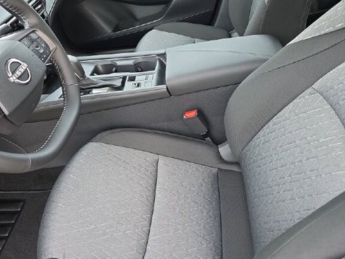 New 2026 Nissan Sentra SV w/ SV Convenience Package FWD image 5