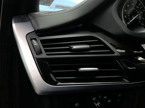 Used 2017 BMW X5 xDrive50i AWD/4WD image 31
