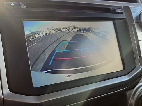 Used 2016 Toyota 4Runner SR5 image 8